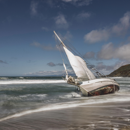 navire abandonné sur une plage