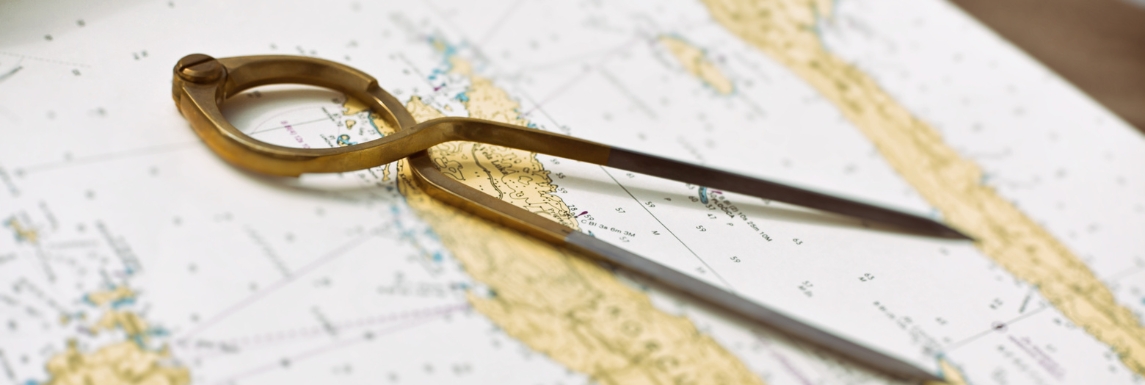 Carte marine avec un compas de navigation