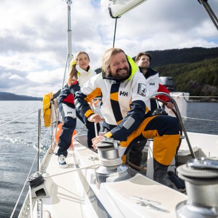 Marins portant des vestes de quart
