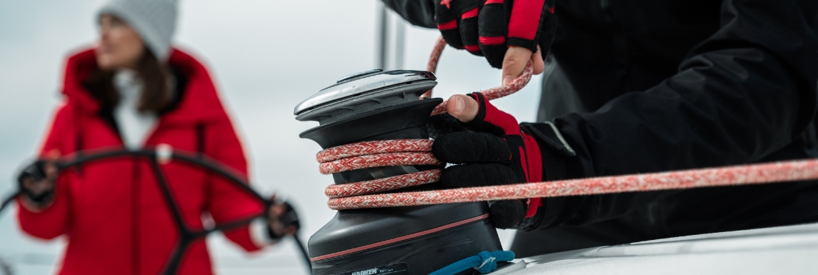 Navigateur avec cordage drisse bateau et ecoute bateau